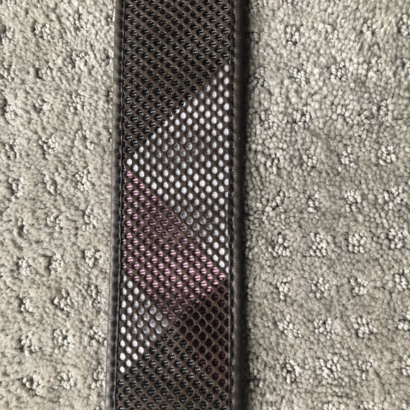 An authentic Burberry belt, statement pice flatters any style you add it to - Picture 5 of 10
